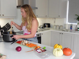 Cooking with Stepmommy Free Video