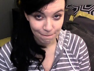 Brunette Solo Webcam Masturbation