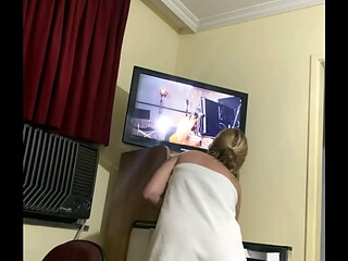 Vazou na net! Loira casada corinthiana perde o telefone e v&iacute_deos &iacute_ntimos caem na net