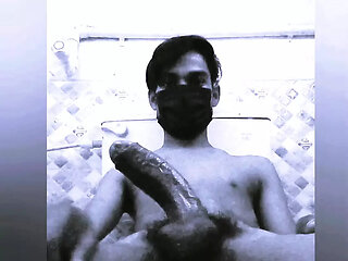 INDIAN BIG COOK BOY MUTHHI IN BATHROOM NAKED MMS