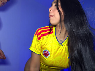 I tried the new sticker challenge from the World Cup album... and I ended up having an EPIC ORGASM