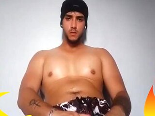 Straight guy masturbates and sends me to tempt me to fuck him!