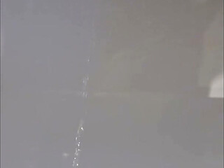 Peeing in the bathtub for almost 2 minutes