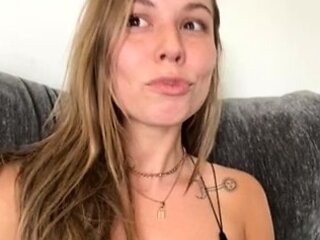 Amateur Teen georgeus brunette 2