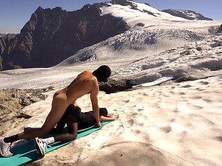 Outdoor Pegging Fucking on a real Glacier !