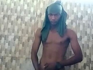 Moussa Diarra +223 61 21 31 38 en plaine masturbation