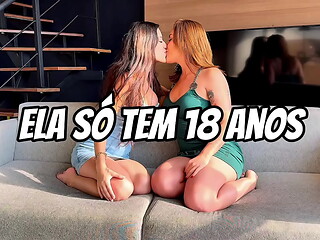 Ela s&oacute_ tem 18 aninhos mas &eacute_ cheia de fetiches