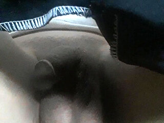 Masturbation, masturbation in a place where people talk and women's voices make sange