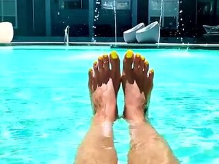 Linsey Dawn solo foot fetish