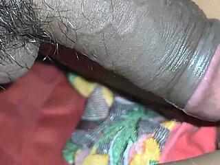 Desi Indian Girl First Time Tight Pussy XXX Video in Hindi. Desi Girl XXX Video.