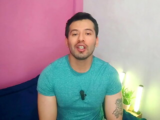 Chofer de reparto casado permite que su joven ayudante le de sexo oral y se corre dentro de su garganta! relato sexual
