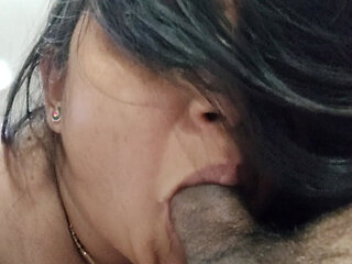 Riya bhabhi choos rahi hein