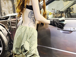Alice Slim in garage