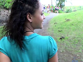 Amateur hottie fucked outdoor in public