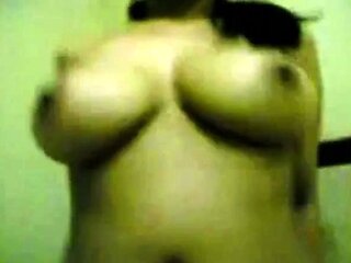 Big-Breasted Indonesian Amateur Babe