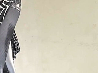 Latest Viral Indo Porn, Spiderman Cosplayer Even Gets Stung Until Crot in Pussy