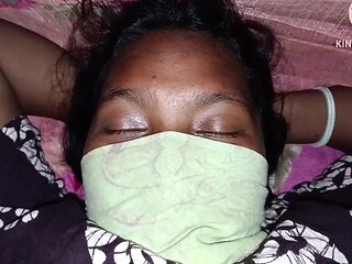 Soye Hue Bhabhi Ko Uthakar Gand Chudai Ki