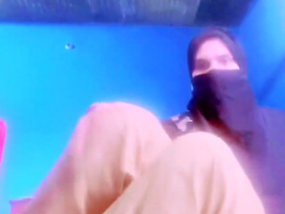 Fun in the Hijab  I Am Peeing