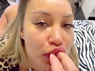 Gets Pleasure From Anal And Fisted Ass