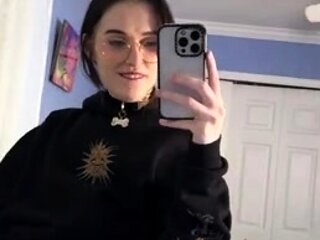 Annie Dro Flashing Dick