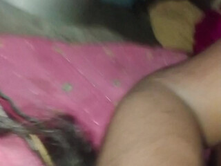 Desi bhabhi ko land munh mein dekhkar chut faadi
