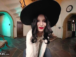 Busty MILF Lexi Luna plays Dimitrescu and masturbates in Resident Evil