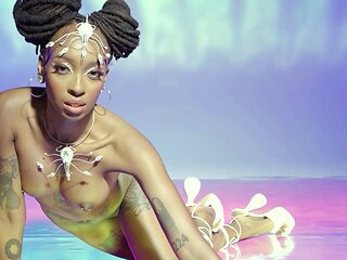 Beautiful big tits black babe hot posing