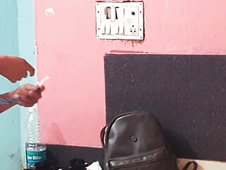desi Bhabi Alone in Room - Moment