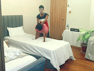 Desi Bhabhi in Hotel Sex