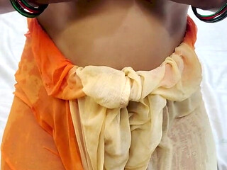 Rusa Bhabi Showing Wet Boobs in Video Call