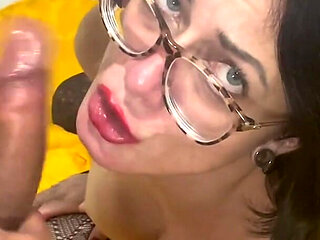 My Boyfriend Loves to Fuck Me and Cum in My Pussy