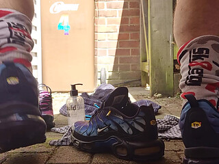 Nike TN TLs. Fucking myself and cumming in the garden