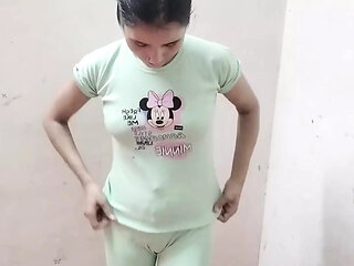 Bua ki beti ko chod kar bur faad diya