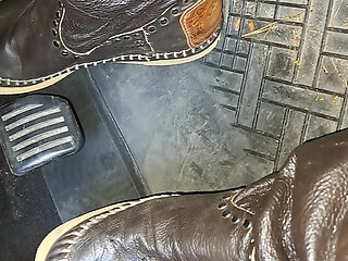 Soft leather flat boots pedal pump