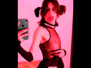 Goth slut loves to break her cunt with big objects