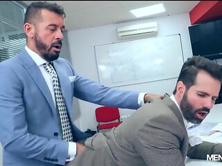 Office Voyeur - MENatPLAY