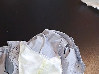I jerkoff on her dirty used panties
