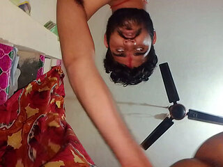 Desi sister-in-law's pussy is very funny.