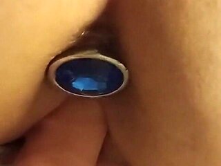 Hot Pussy Vick All Hot Looking for a Cock to Throw Milk in Her Pussy