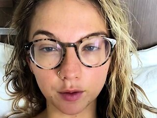 Skinny hot blonde girl amateur webcam