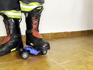 Firefighter crush RC Truck with Haix