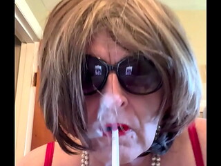 CD Nikki smokes