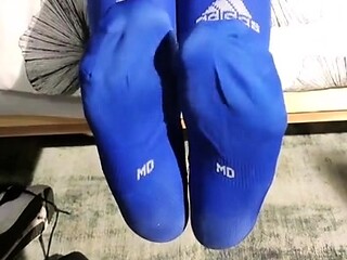 Solo masturbation and the foot fetish