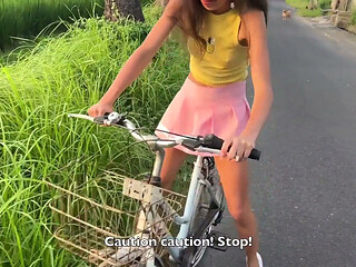 Thanked a Stranger with My Pussy After He Helped Me with My Bike - Creampie