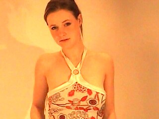 BIG TITS BRUNETTE TEASE STRIPPING