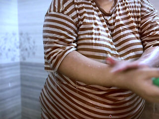 Bada Dodh Wali Cacci - Indian Big ass & Huge Boobs Sexy Hot Aunty Shower in my toilet then i caught her and record & fuck her