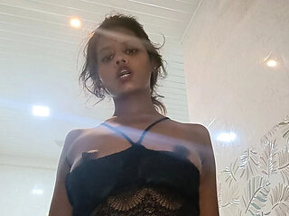 Desi Bhabhi Priya Gives Deep Throat Blowjob to Devar - Indian Homemade Sex