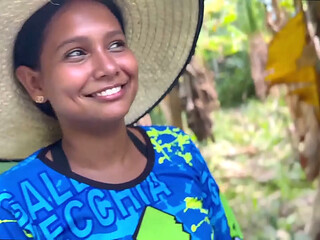 campesina inocente follada a cambio de unas gallinas
