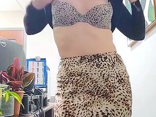 amateur blonde solo webcam