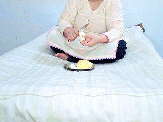 Cutting the fruit and eating the fruit my aunty fruit khati hoi aunty ky sht mazay liye